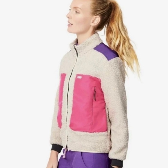 Figs Jacket - Picture 7 of 7